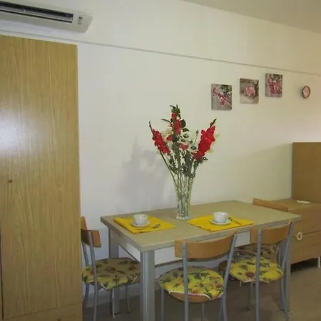 Apartman Nice Apartment-Pool-Tennis Courts *